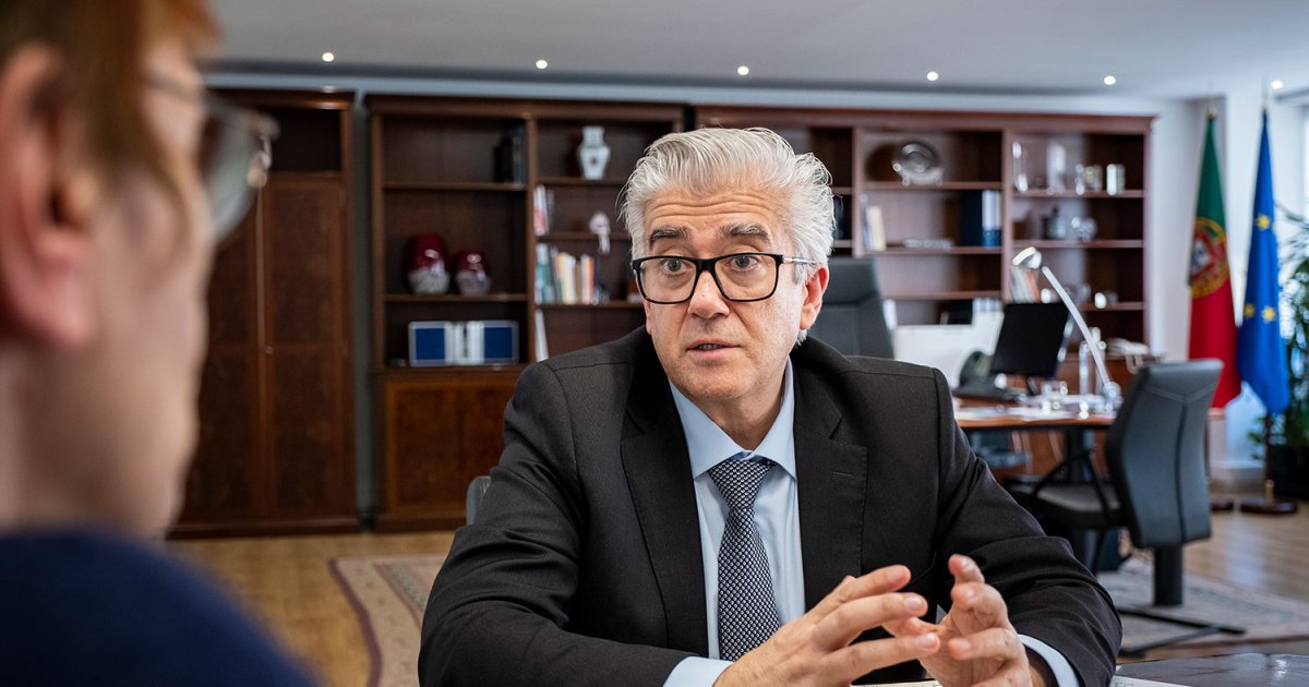 Ex-secretário da Saúde António Lacerda Sales entre os arguidos no caso das gémeas