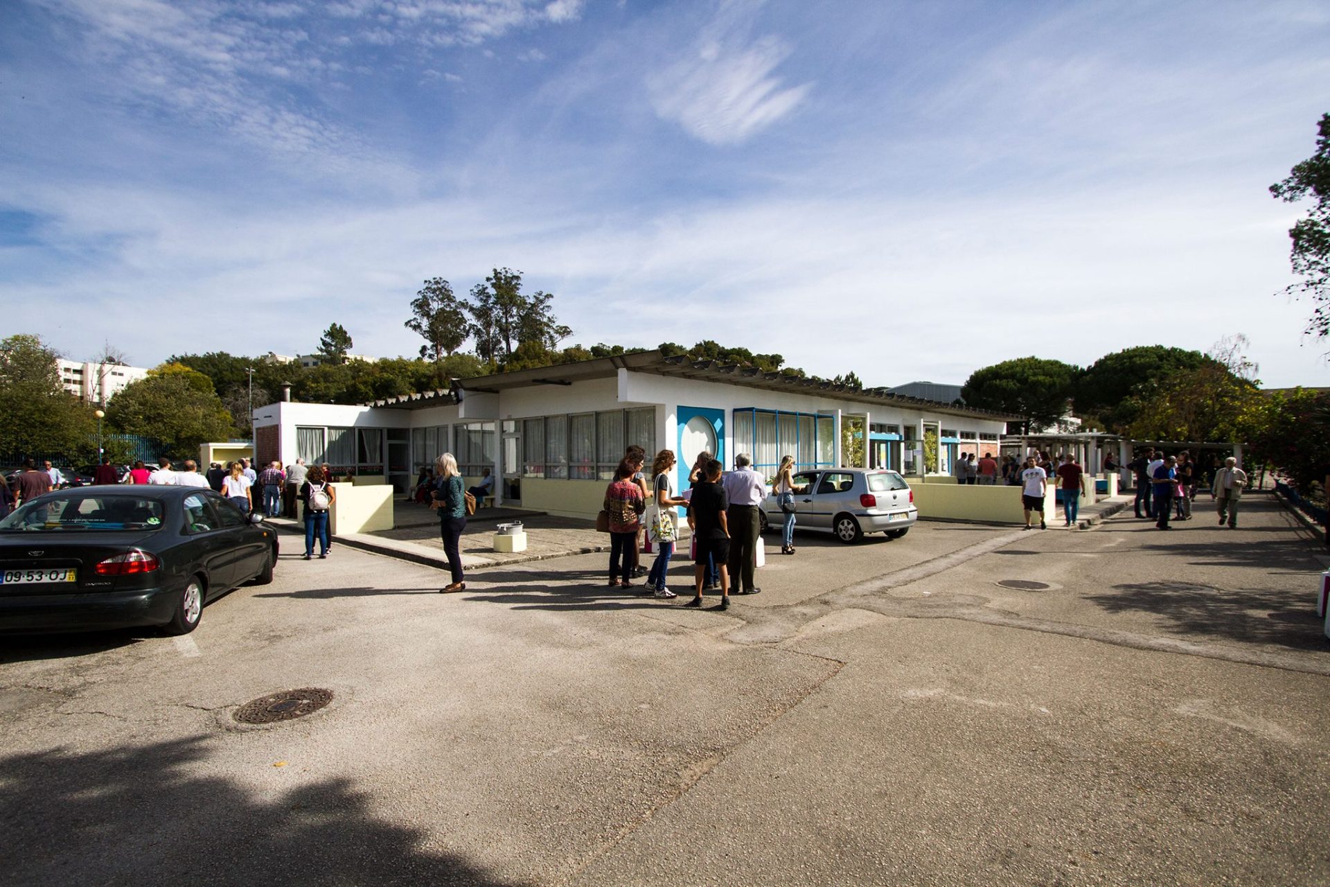 Secções de voto na escola D. Dinis em Leiria