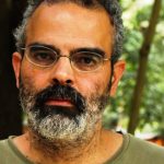 rosto do escritor Gonçalo M. Tavares