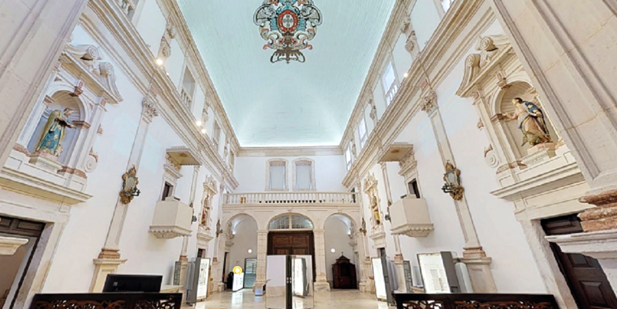 foto do interior da igreja da misericórdia de leiria