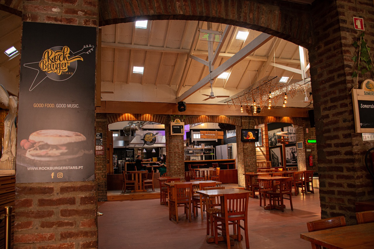 Rock Burger Stars assume cozinha do bar do Operário
