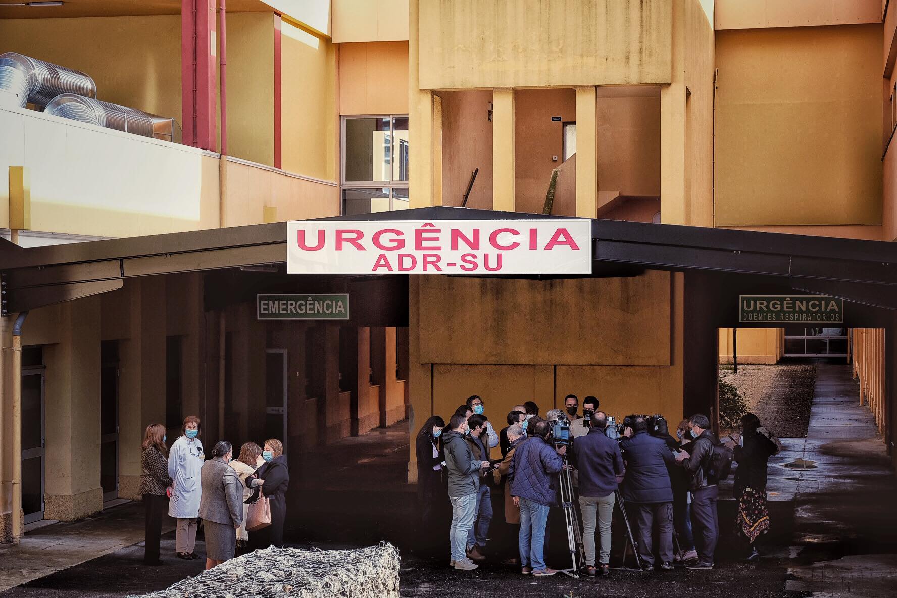 visita do secretário de estado António Sales à nova área de urgência para doentes respiratórios no hospital de Leiria