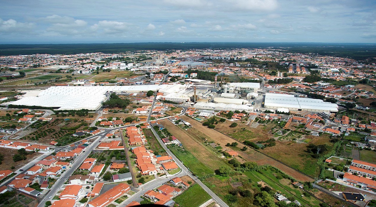vista aérea da fábrica de vidro Santos Barosa na Marinha Grande