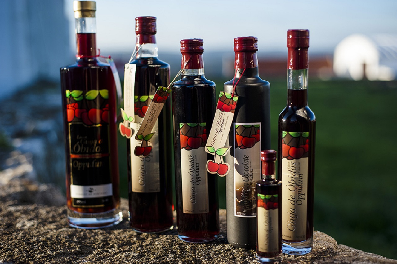 garrafas de Oppidum Ginja de Óbidos