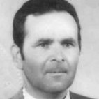Retrato a preto e branco de um homem, fotografado de frente. Não há texto visível que permita identificá-lo.