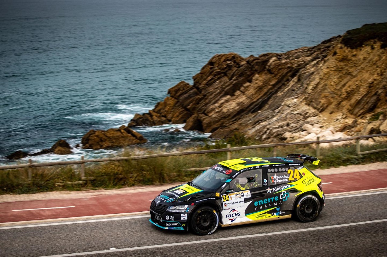 fotografia do carro do piloto Ricardo Teodósio