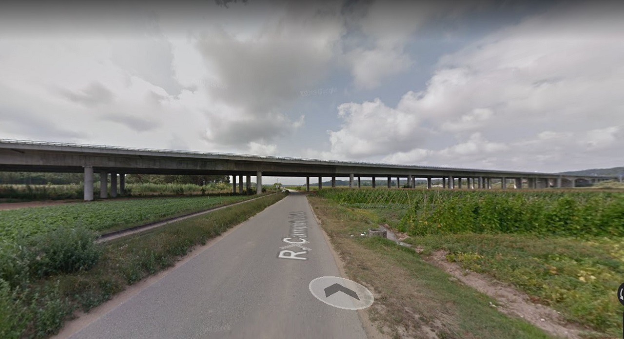 imagem da rua Campos do Lis perto do viaduto da A17, extraída do Google Maps