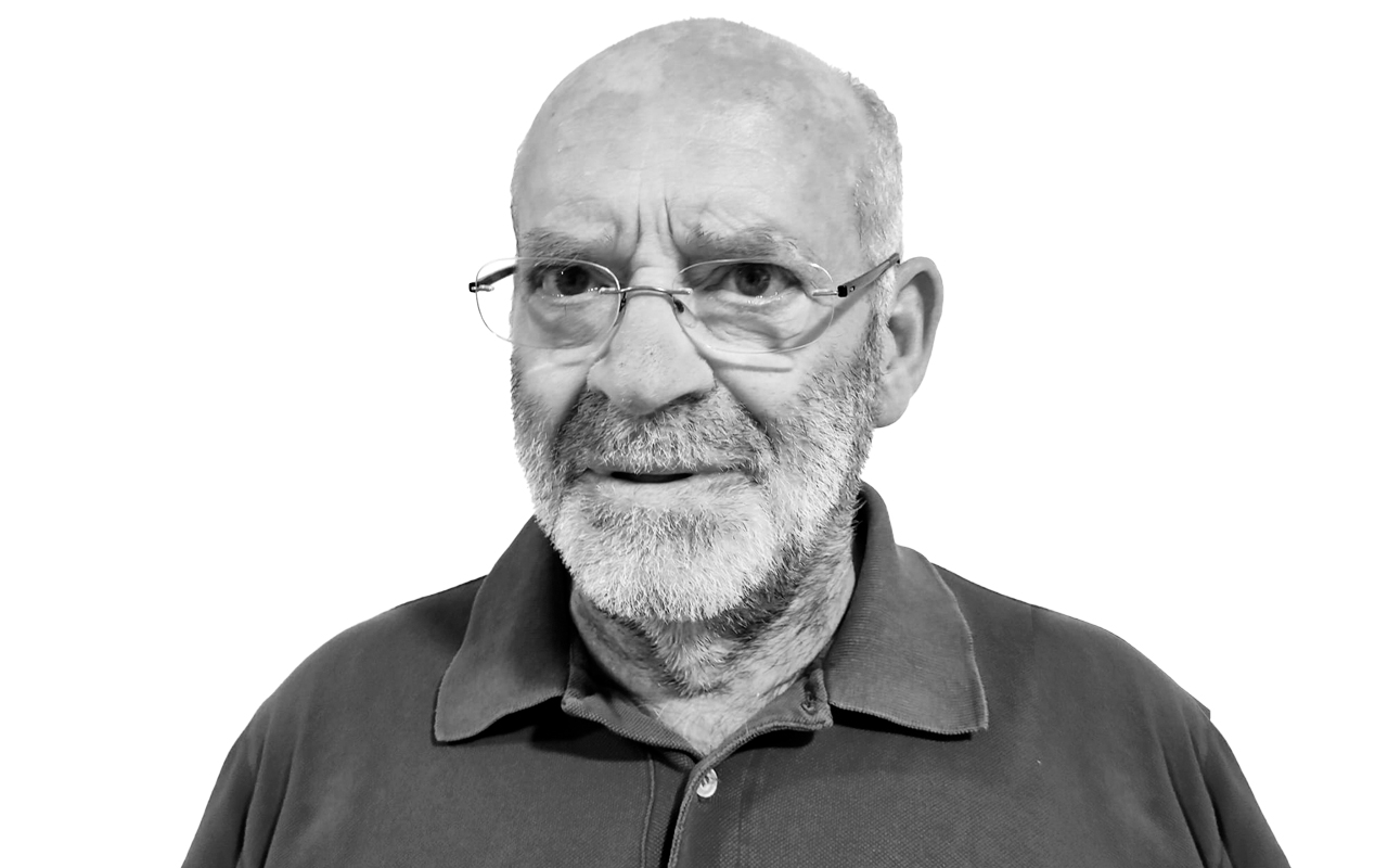 Foto de rosto a preto e branco de J. Afonso