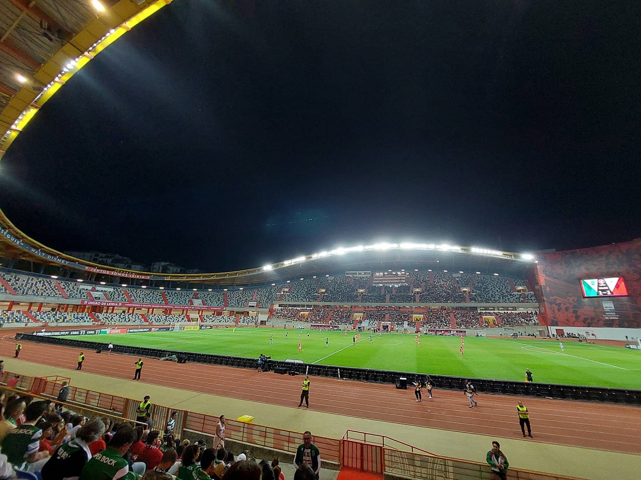 foto do jogo Benfica-Sporting tirada a partir das bancadas