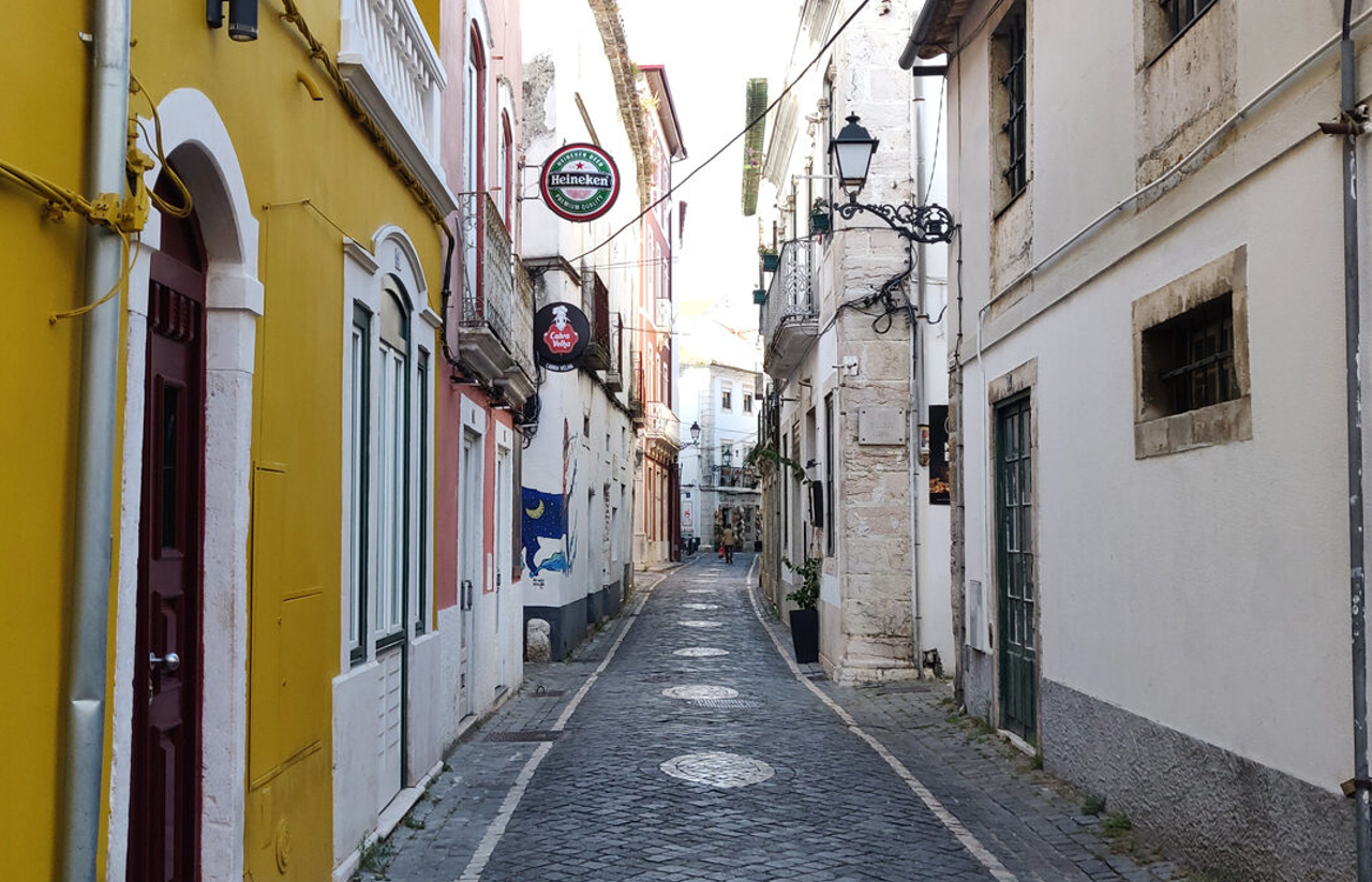 fotografia da rua direita em leiria