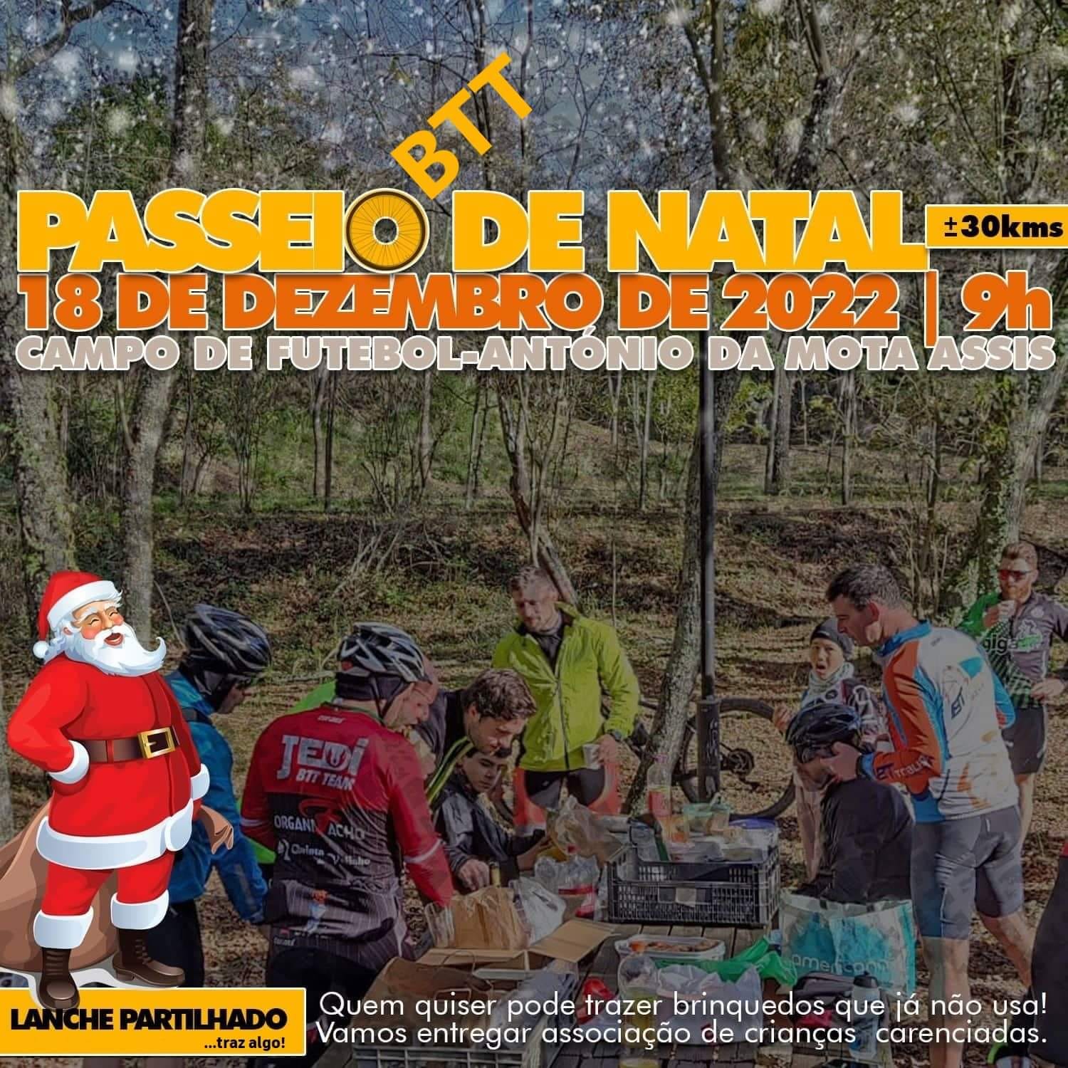 Cartaz de um passeio de Natal de BTT marcado para 18 de dezembro de 2022, às 9h, no campo de futebol António da Mota Assis. A imagem mostra ciclistas num lanche partilhado e anuncia uma recolha de brinquedos para crianças carenciadas.