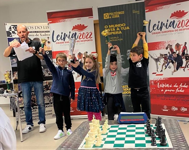 O Xadrez no Desporto Escolar em Leiria: Curso de Xadrez e Tabuleiro Harry  Potter