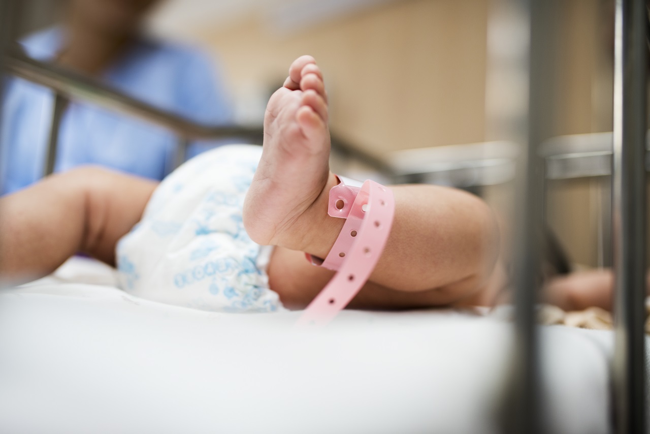 fotografia do pé de um bebé recém-nascido