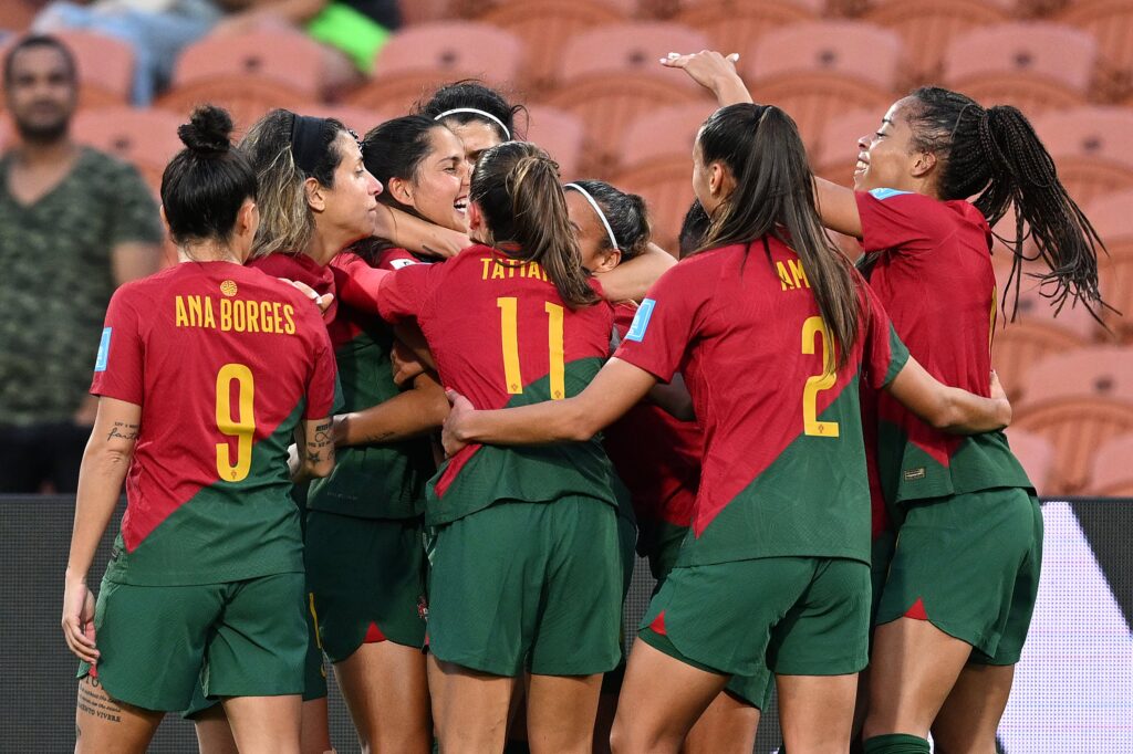 Seleção Nacional de Futebol Feminino Sub-23 realiza jogos na Marinha Grande  e Leiria