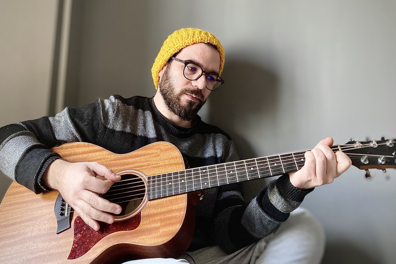 fotografia de Bruno Julião a tocar guitarra