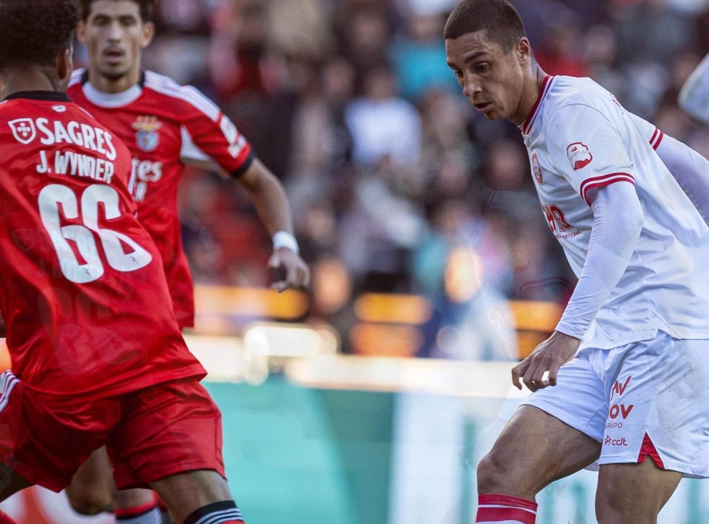 Benfica B resgata empate em Leiria em inferioridade numérica