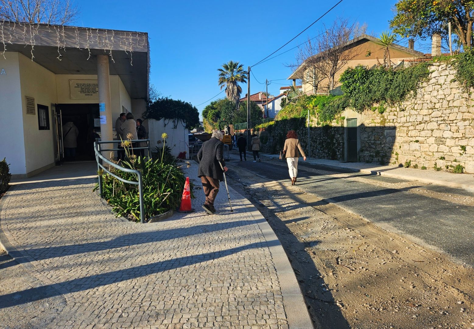 Na Golpilheira votou-se para as presidenciais no meio das obras em rua cortada ao trânsito
