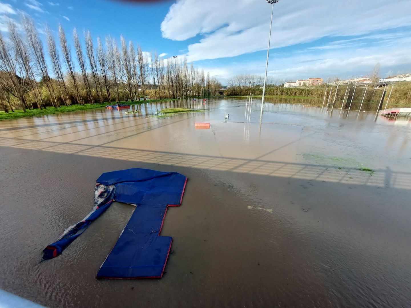 Centro de lançamentos de Leiria fica inundado devido à precipitação intensa