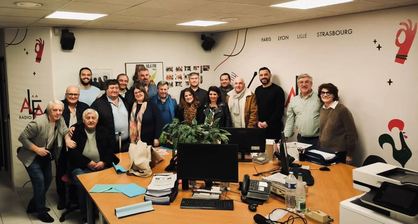 Portugueses em França mandam cem toneladas de ajuda para a região