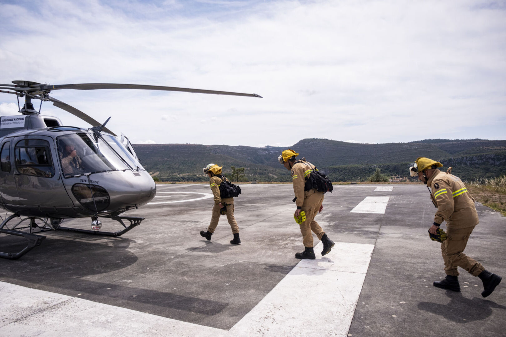 Em Alcaria corre-se contra o tempo a apagar os fogos de que ninguém fala
