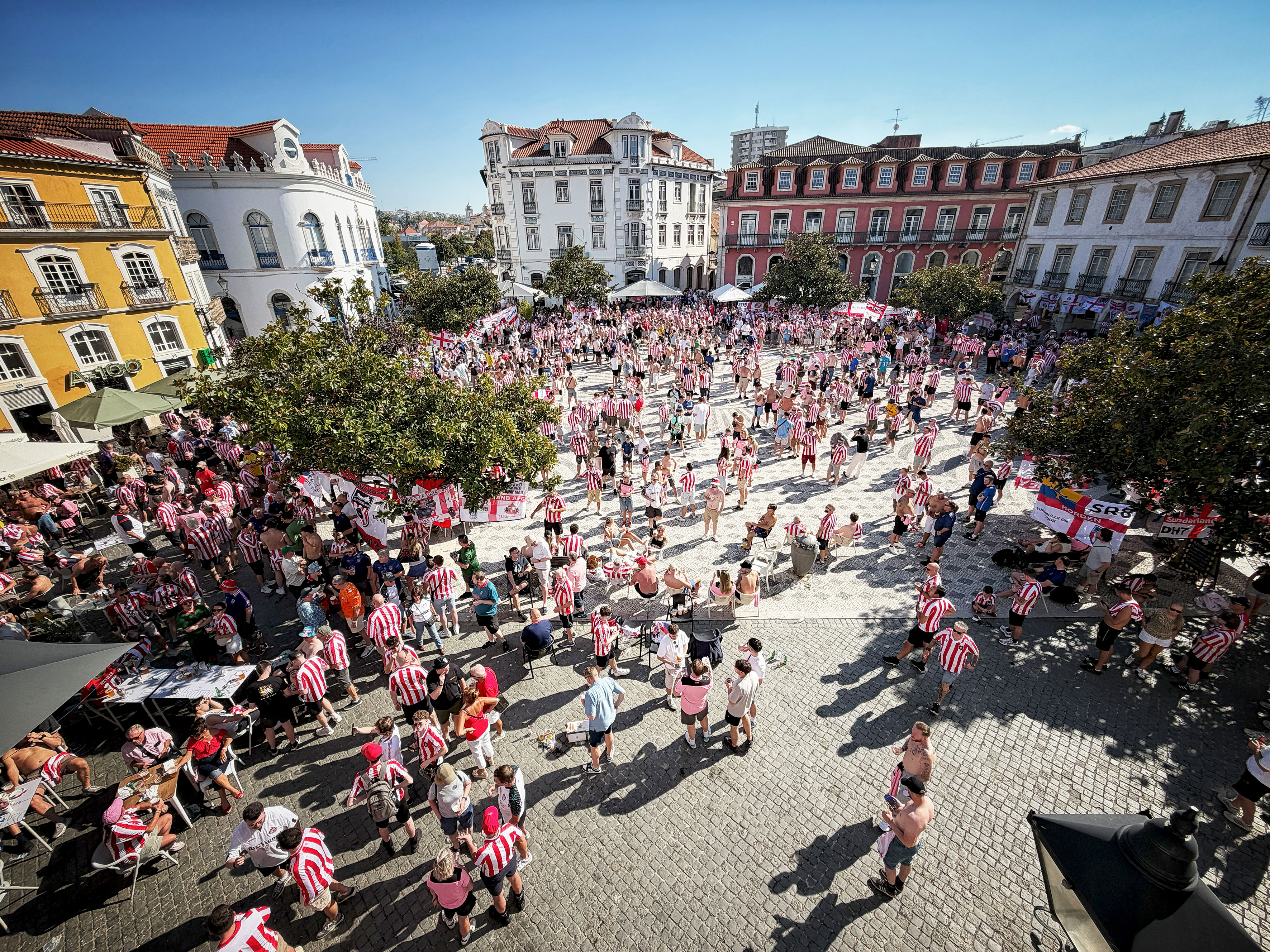 Centro de Leiria dominado por adeptos do Sunderland (com vídeo e fotogaleria)