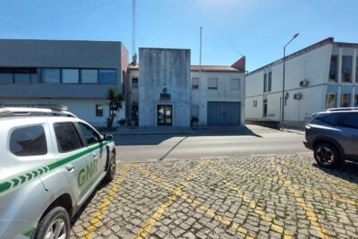 GNR demora meia hora a chegar a desacatos perto do posto da Batalha. Câmara reclama reforço de meios