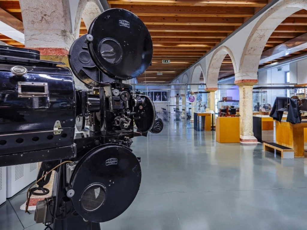 m|i|mo desce à cidade para celebrar 30 anos com várias exposições e filme-concerto